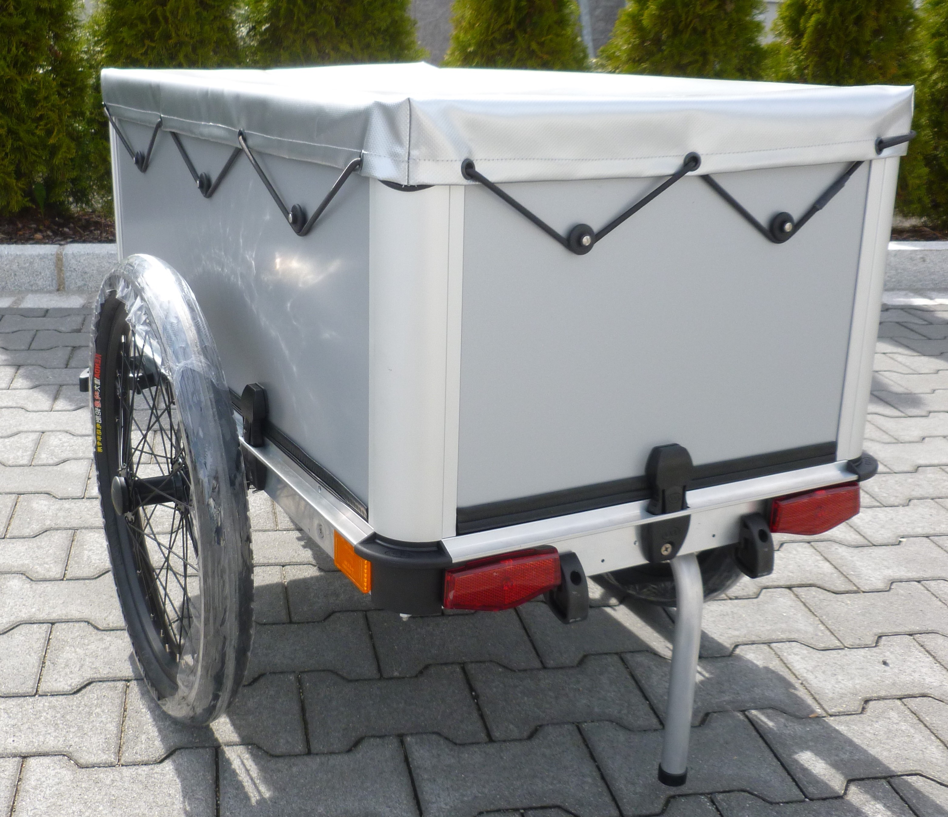 Fahrradanhänger Kargo Flex mit Handdeichselfunktion